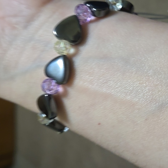 Handmade Stretch Bracelet with Natural Gemstone and Heart Beads. D126 - Picture 3 of 3